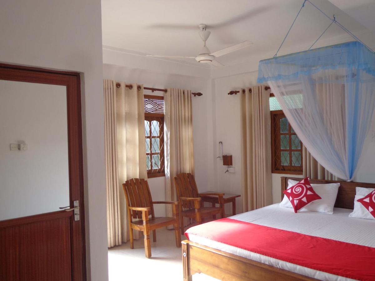 Nisha Homestay Inn เปราเดนิยา ภายนอก รูปภาพ