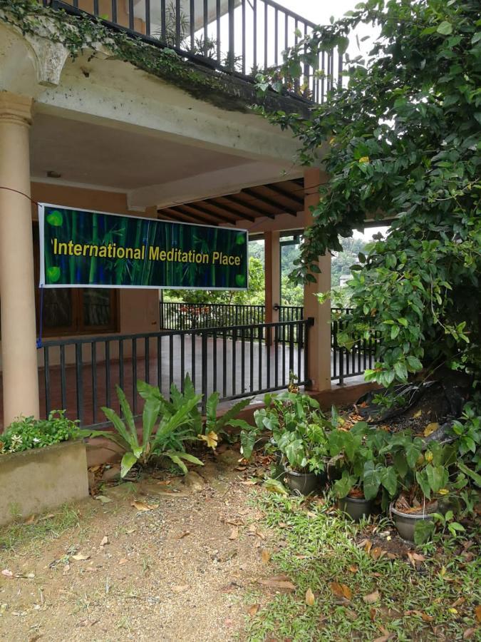 Nisha Homestay Inn เปราเดนิยา ภายนอก รูปภาพ