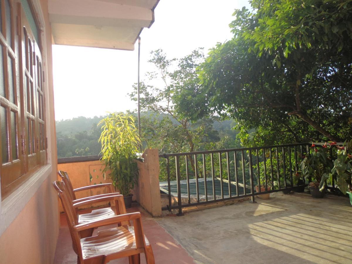 Nisha Homestay Inn เปราเดนิยา ภายนอก รูปภาพ