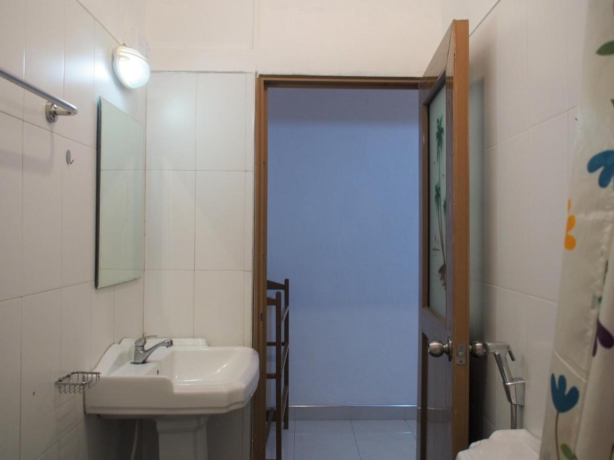 Nisha Homestay Inn เปราเดนิยา ภายนอก รูปภาพ